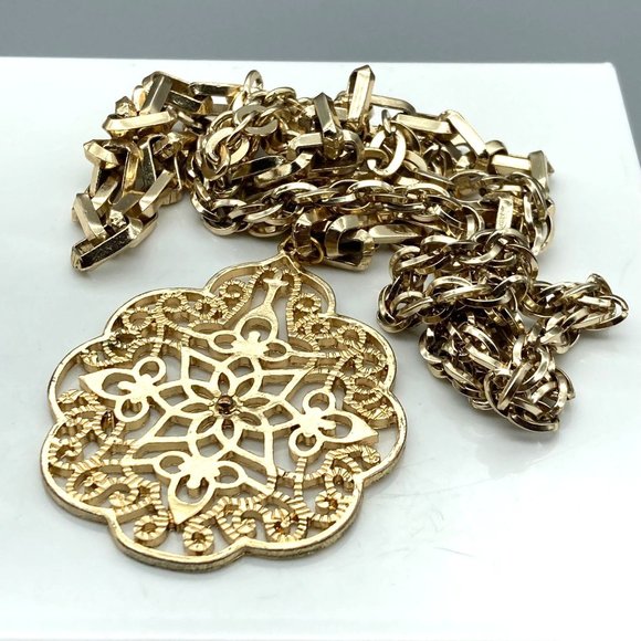 Vintage Unique Eloxal Chain Necklace with Gold Tone Medallion Pendant, Funky - Picture 3 of 4